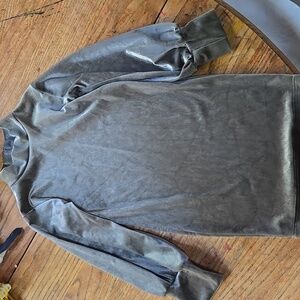 AMOR & LITTLE GIRLS Shimmering Gray Velvet Dress